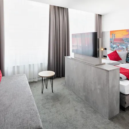 Szálloda C & N - An Der Messe 4*