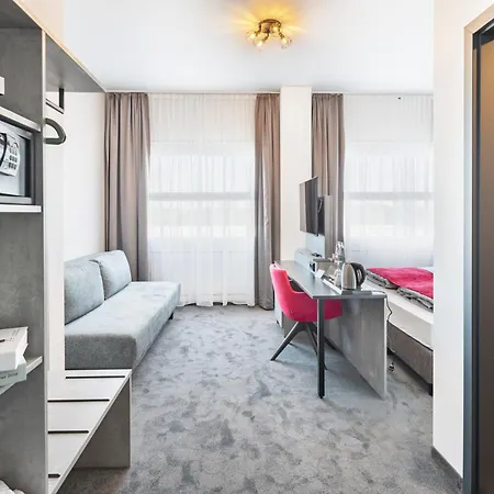 C & N - An Der Messe 4* München
